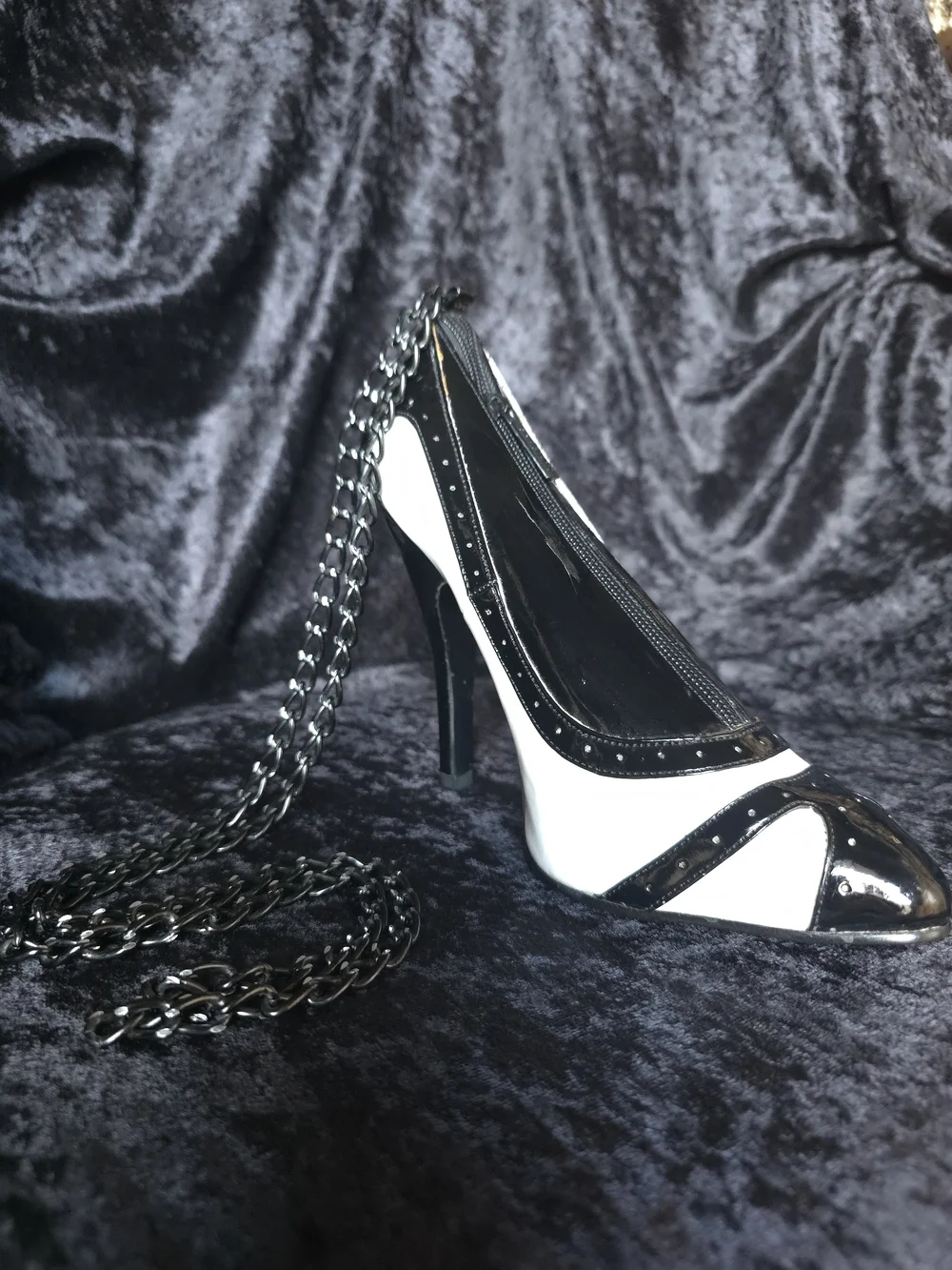 Braciano Black and White Patent Two-Tone Shoulder Bag - Picture 2 of 5